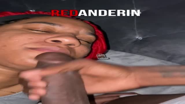 Cumshot in ebony mouth while she leaves it open