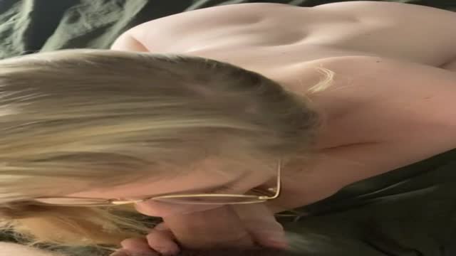 Nasty white girl kept her back arched the whole time