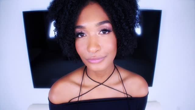 Pretty Addis catches big cumshot and swallows