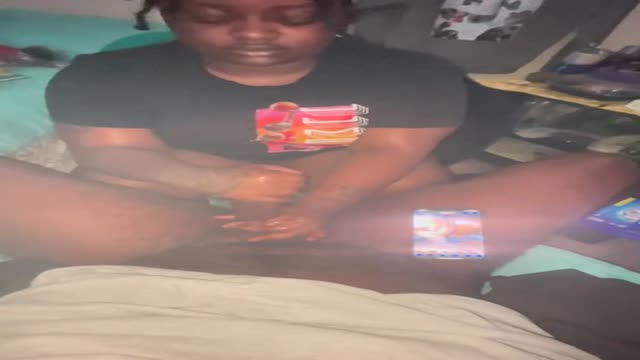 Tempting handjob from thick ebony